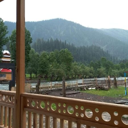 Riverbank Hotel Taobut Neelum Valley Azad Kashmir Taobat Екстер'єр фото